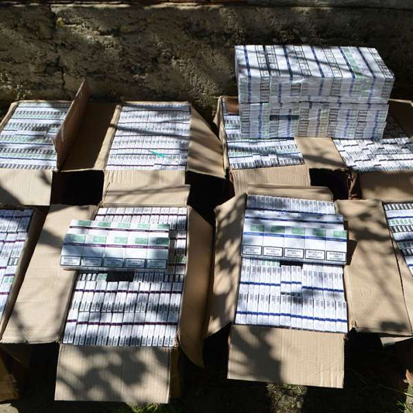 Aproximativ 8.500 pachete cu țigări confiscate la frontiera de nord