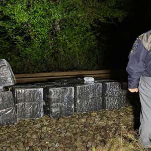 Țigări în valoare de aproximativ 54.000 lei, confiscate la frontiera de nord
