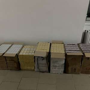 Țigări în valoare de aproximativ 54.000 lei, confiscate la frontiera de nord