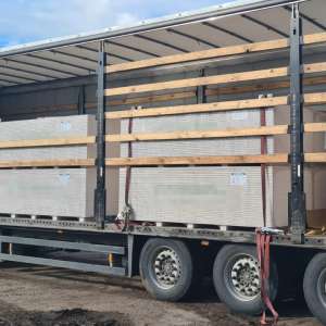 Aproximativ 150.000 de pachete cu țigări, depistate ascunse în cutii metalice într-un camion, la P.T.F. Giurgiu