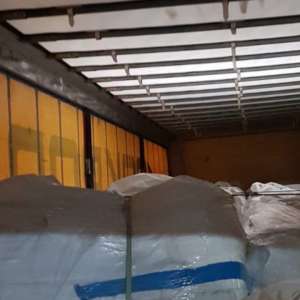 Peste 33 de tone deșeuri din plastic transportate ilegal din Franța pentru Turcia, oprite la P. T. F. Călărași