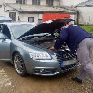 Autoturism căutat de autorităţile din Marea Britanie, descoperit la Botoşani