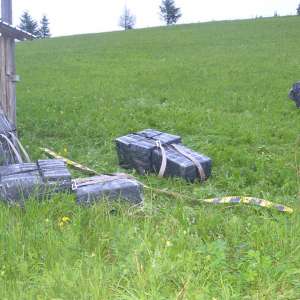Aproximativ 16.000 de pachete cu țigări, confiscate la frontiera de nord