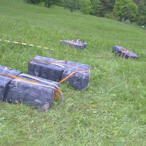 Aproximativ 16.000 de pachete cu țigări, confiscate la frontiera de nord