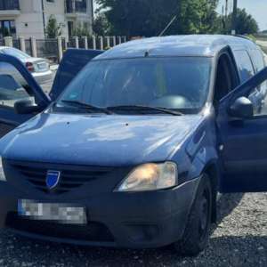 Călăuză arestată preventiv, pentru transportul a paisprezece cetăţeni străini