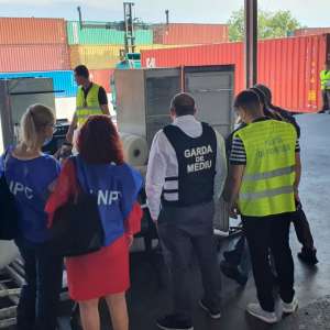 Nouă tone de deșeuri din Marea Britanie, descoperite în Portul Constanța