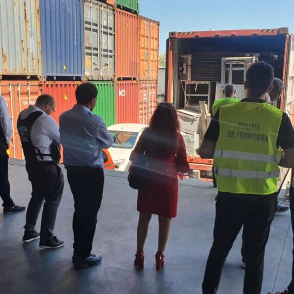 Nouă tone de deșeuri din Marea Britanie, descoperite în Portul Constanța