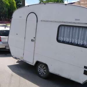 Vasluian la volanul unui ansamblu de vehicule, a cărui rulotă nu era înmatriculată