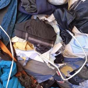 Peste 15  tone de deșeuri constând în îmbrăcăminte şi încălţăminte, depistate la P.T.F. Borș