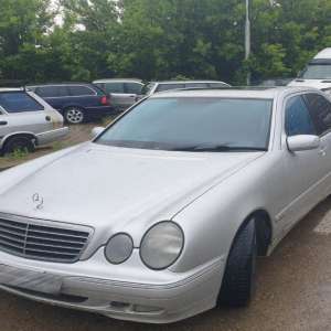 Autoturism căutat în Germania descoperit de poliţiştii de frontieră ieşeni