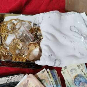 Doi cetăţeni romani arestaţi preventiv pentru trafic de migranţi