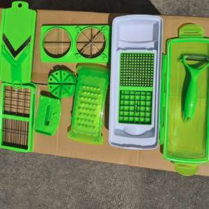 Bunuri contrafăcute în valoare de peste 1.200.000 lei, depistate în Portul Constanța