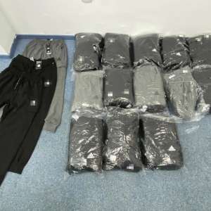 Articole vestimentare, susceptibile a fi contrafăcute, oprite la P.T.F. Călărași