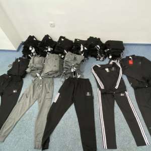 Articole vestimentare, susceptibile a fi contrafăcute, oprite la P.T.F. Călărași