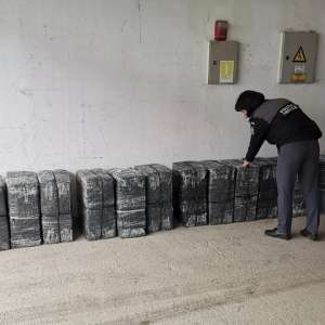 Țigări în valoare de peste 204.000 lei, confiscate la frontiera de nord