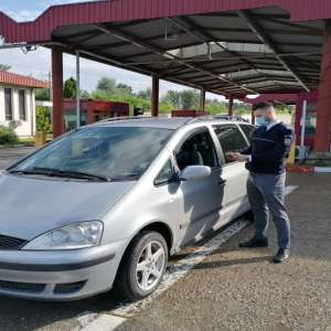 Documente false prezentate pentru un autoturism cu înmatricularea suspendată, descoperite de polițiștii de frontieră în P.T.F. Sculeni