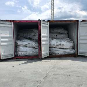 Containere cu 110 tone de deșeuri de cauciuc, descoperite în Portul Constanţa Sud Agigea