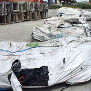 Containere cu 110 tone de deșeuri de cauciuc, descoperite în Portul Constanţa Sud Agigea