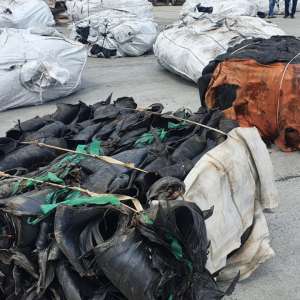 Containere cu 110 tone de deșeuri de cauciuc, descoperite în Portul Constanţa Sud Agigea