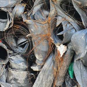 Containere cu 110 tone de deșeuri de cauciuc, descoperite în Portul Constanţa Sud Agigea