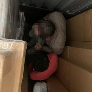 Zece migranți ascunși în TIR-uri, depistați în ultimele 24 de ore, la frontiera cu Ungaria