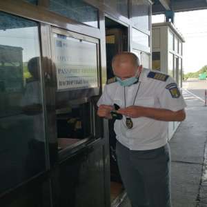 Autoturism cu inspecție tehnică periodică falsă, descoperit la frontieră