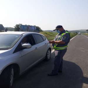 Pieton surprins la volan, sancționat penal de polițiștii de frontieră din Huşi