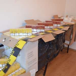 Țigări în valoare de peste 124.000 lei confiscate de poliţiştii de frontieră, la Vicovu de Sus şi Straja