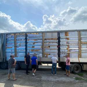 Mii de articole vestimentare, susceptibile a fi contrafăcute,  oprite la P.T.F. Călărași