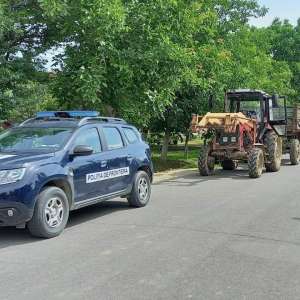 Tulcean cu permis de conducere necorespunzător, depistat la volanul unui tractor neînmatriculat