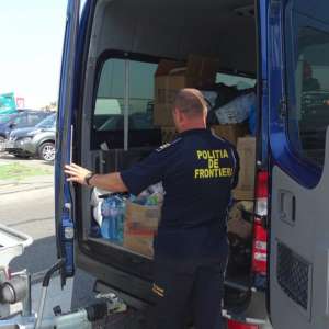 510 de țigarete, ascunse într-un microbuz, descoperite la P.T.F. Calafat