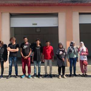  11 migranți au traversat Dunărea cu o barcă pneumatică