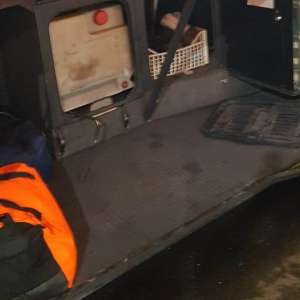 Țigări, ascunse în cutii cu bomboane, și băuturi alcoolice oprite la frontiera de est