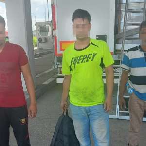 Trei cetățeni din Bangladesh, ascunși într-un autocamion, depistați la P.T.F. Giurgiu