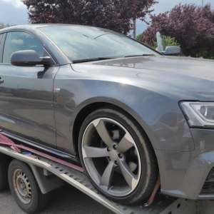 Autoturism căutat de autorităţile din Germania, oprit la intrarea în România