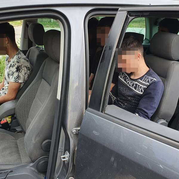 Doi cetățeni români prinși în flagrant de polițiștii de frontieră constănțeni, în timp ce transportau migranți ilegali