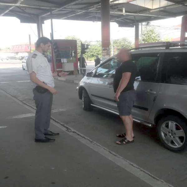 Autoturism cu inspecție tehnică periodică falsă, descoperit la frontieră