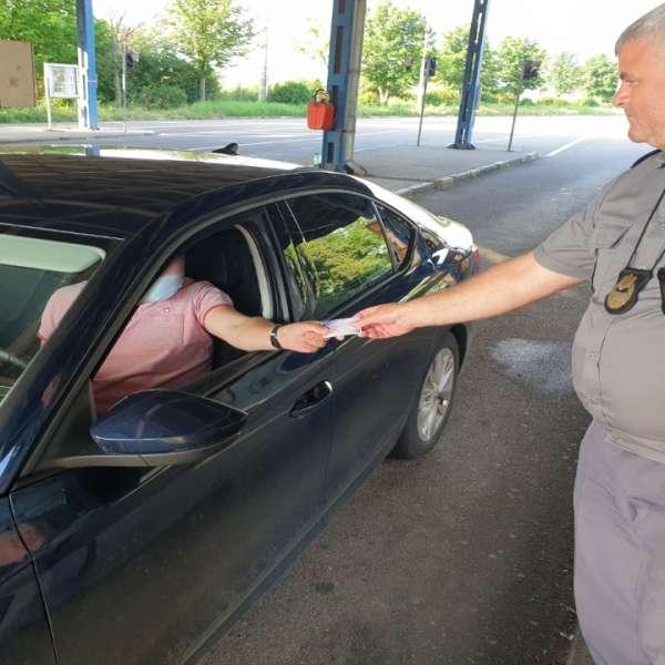 Român, la volanul unui ansamblu rutier, cu permis necorespunzător