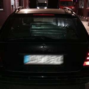 A încercat să părăsească România cu un auto radiat din circulaţie