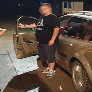 Depistat în timp ce încerca să transporte în Franța trei documente de identitate românești false