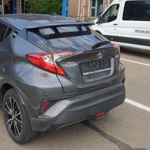 Autoturism furat din Spania şi certificat de înmatriculare furat din Germania descoperite la controlul de frontieră