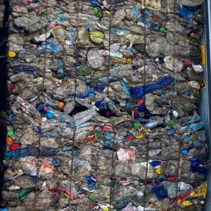 Peste 17 tone de deşeuri din plastic, oprite la P.T.F. Giurgiu