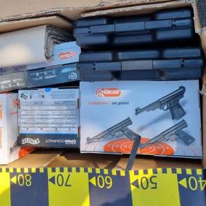 Arme cu aer comprimat, fără documente necesare transportului, oprite la Albița