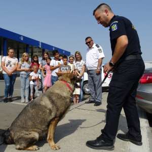 Un grup de 14 elevi de la Școala Gimnazială “Gh. Jienescu”, în vizită la Punctul de Trecere a Frontierei Calafat