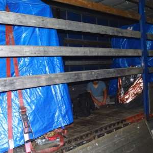 Doi cetățeni sirieni ascunși într-un autocamion, depistați la P.T.F. Calafat