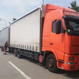 Opt cetăţeni străini depistați de polițiștii de frontieră arădeni