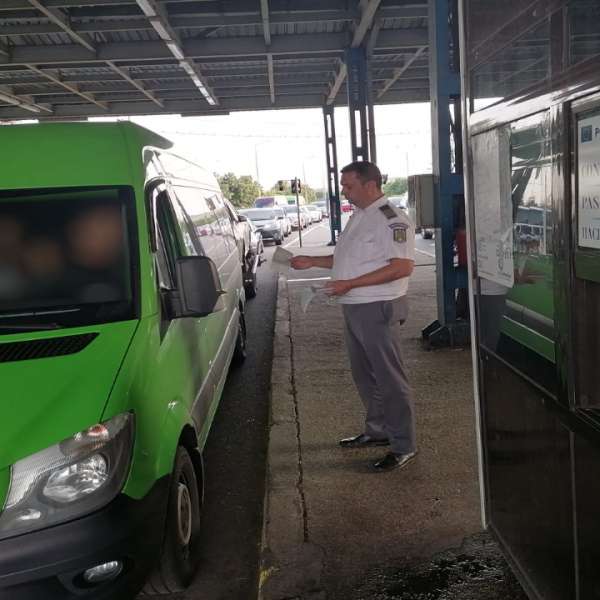 Conducea un ansamblu rutier, fără să aibă acest drept