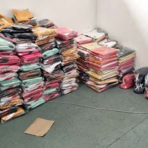 Articole vestimentare susceptibile a fi contrafăcute, estimate la 215.500 de lei, descoperite la P.T.F. Giurgiu