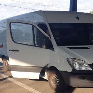 La volan, fără drept