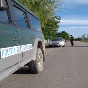 Depistat de polițiștii de frontieră ieșeni conducând un autoturism, deși nu avea acest drept